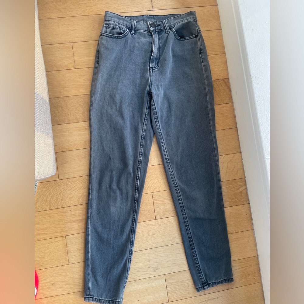 BDG Mom High Rise Jeans in Grey